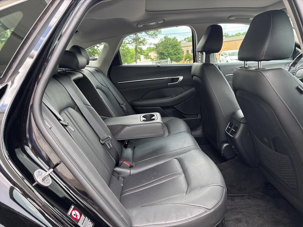 Used 2023 Hyundai Sonata Limited w/ Cargo Package FWD image 12