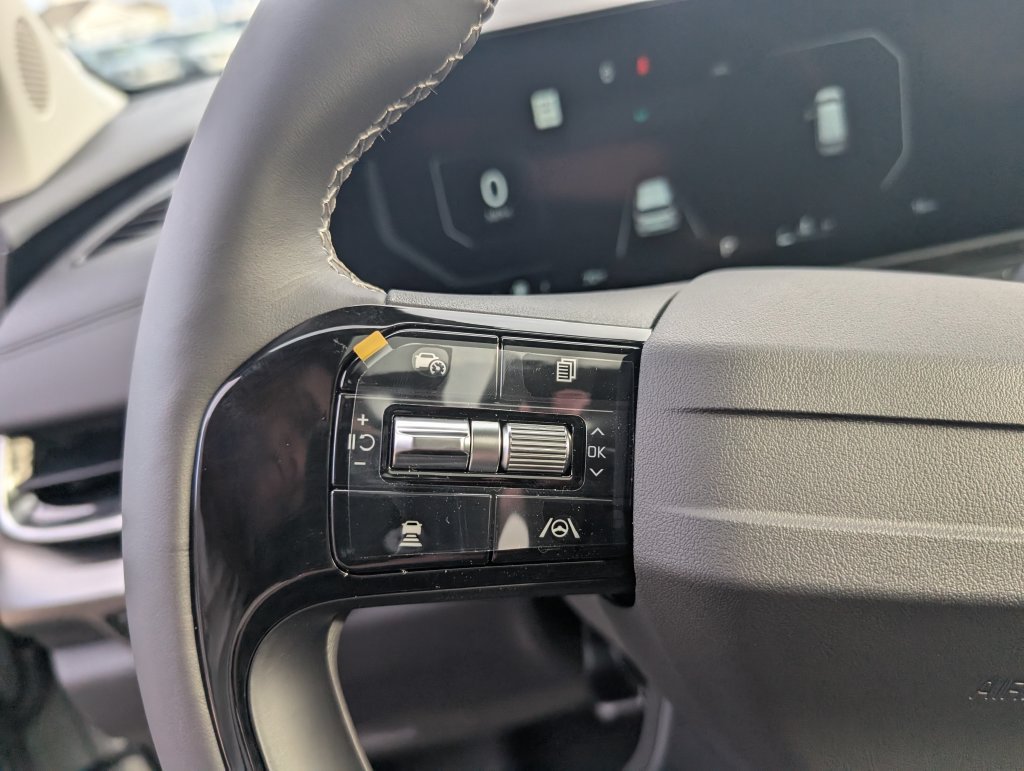 New 2027 Kia Carnival EX FWD image 14