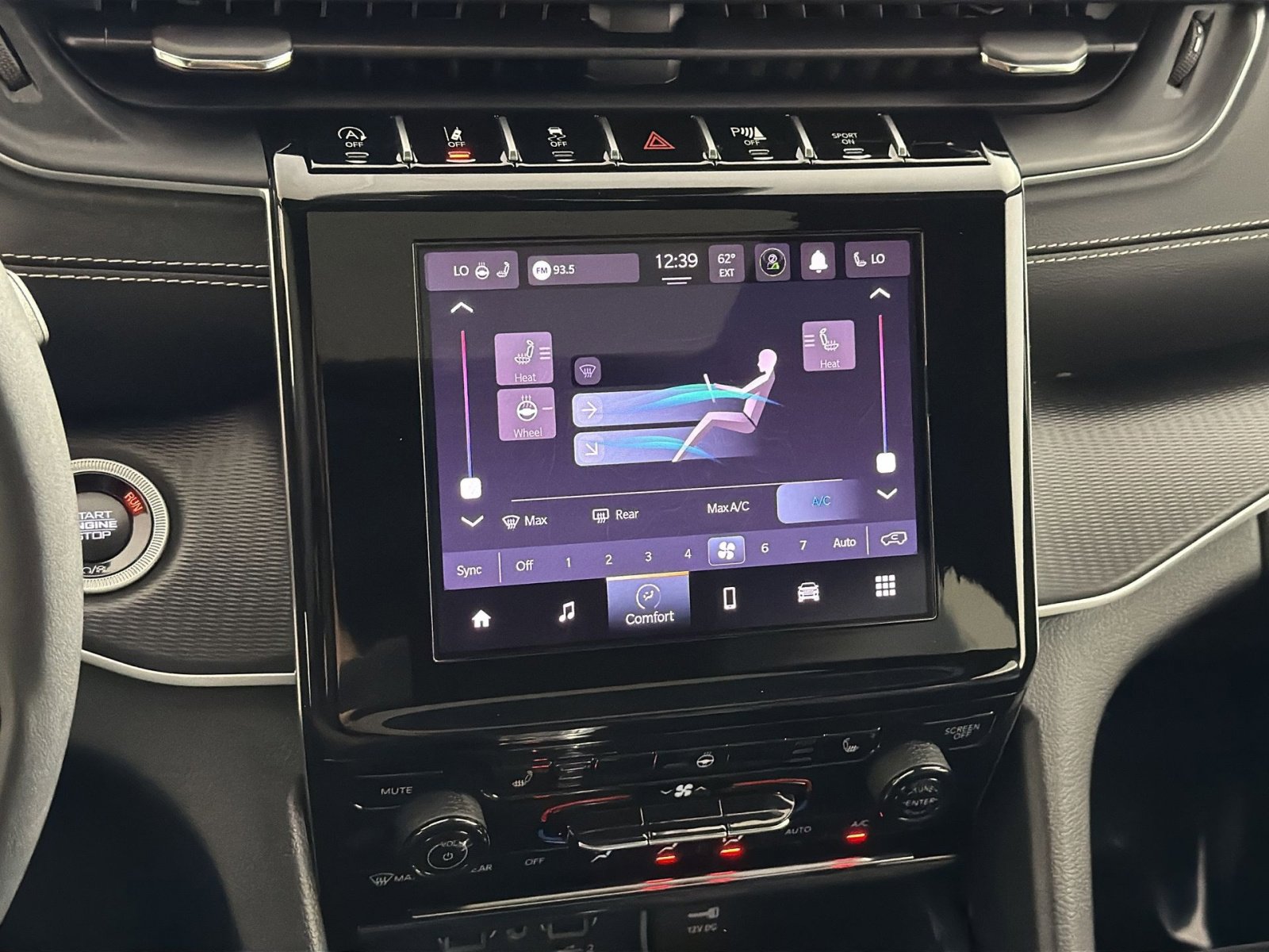 Used 2025 Jeep Grand Cherokee Altitude image 20