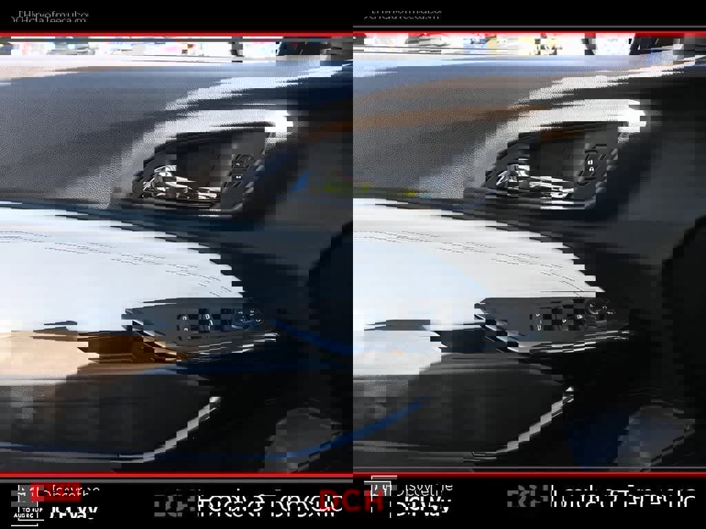 Used 2024 Chevrolet Trax LT w/ Sunroof Package image 16