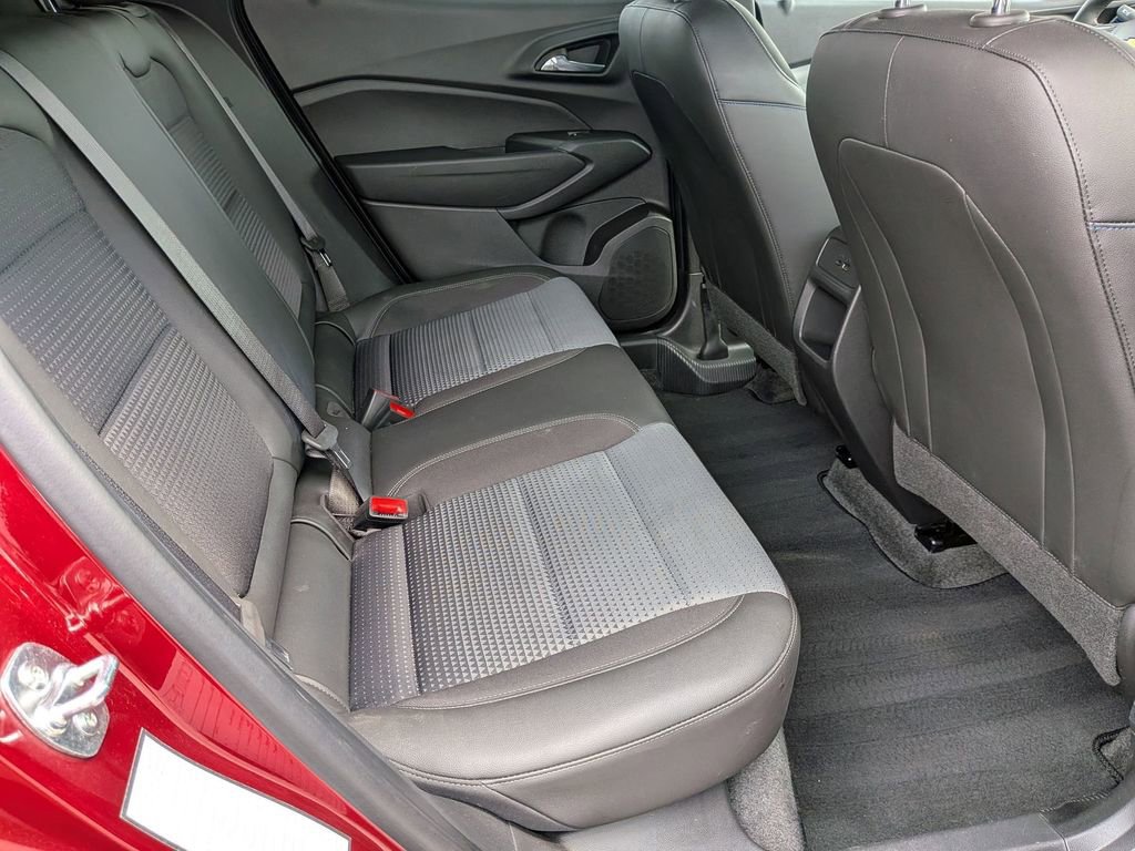 Used 2025 Chevrolet Trax LT w/ LT Convenience Package image 29