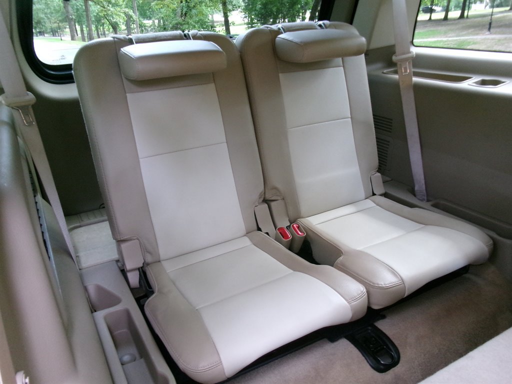 Used 2010 Mercury Mountaineer AWD image 31