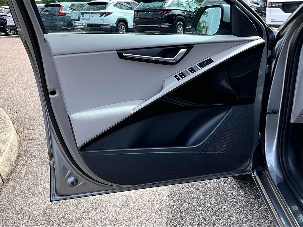 Used 2023 Kia Niro Wind w/ Wind Preserve Package FWD image 9