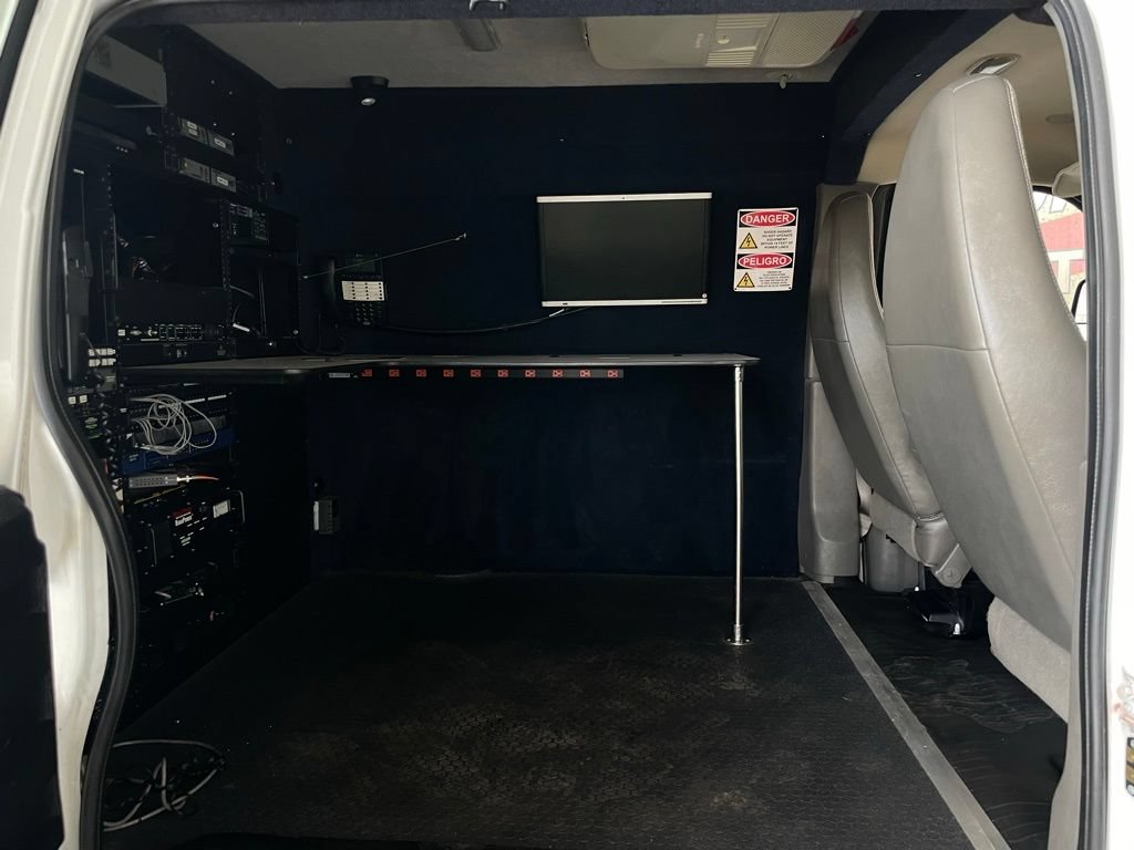 Used 2014 GMC Savana 3500 Extended RWD image 21