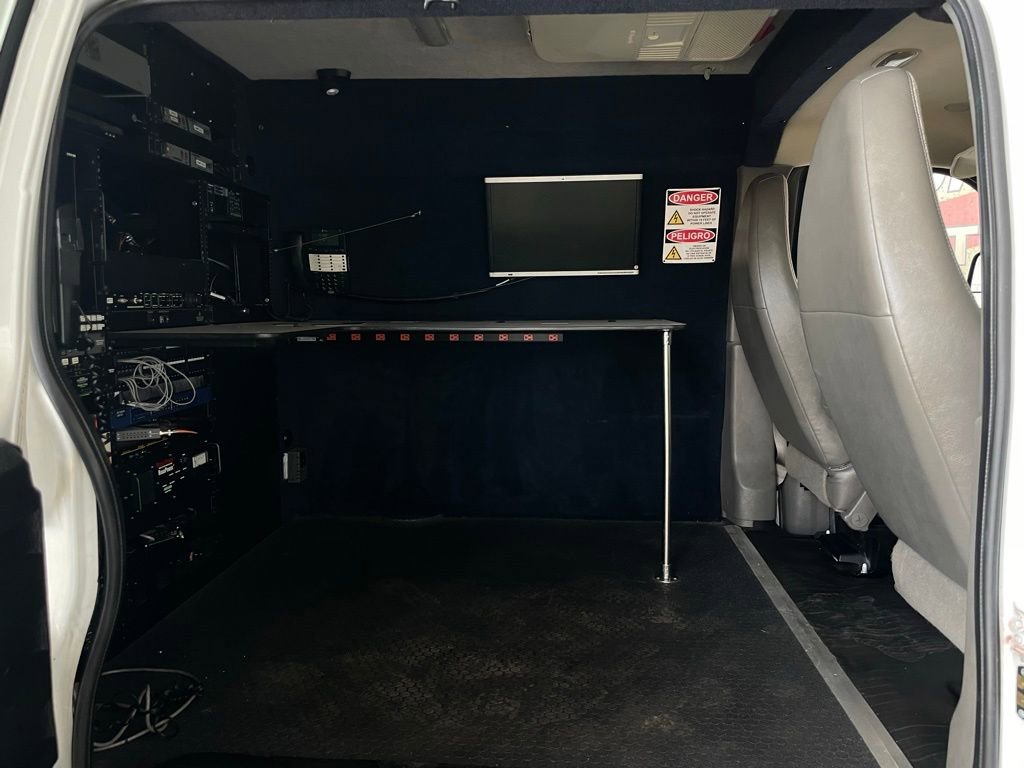 Used 2014 GMC Savana 3500 Extended image 21