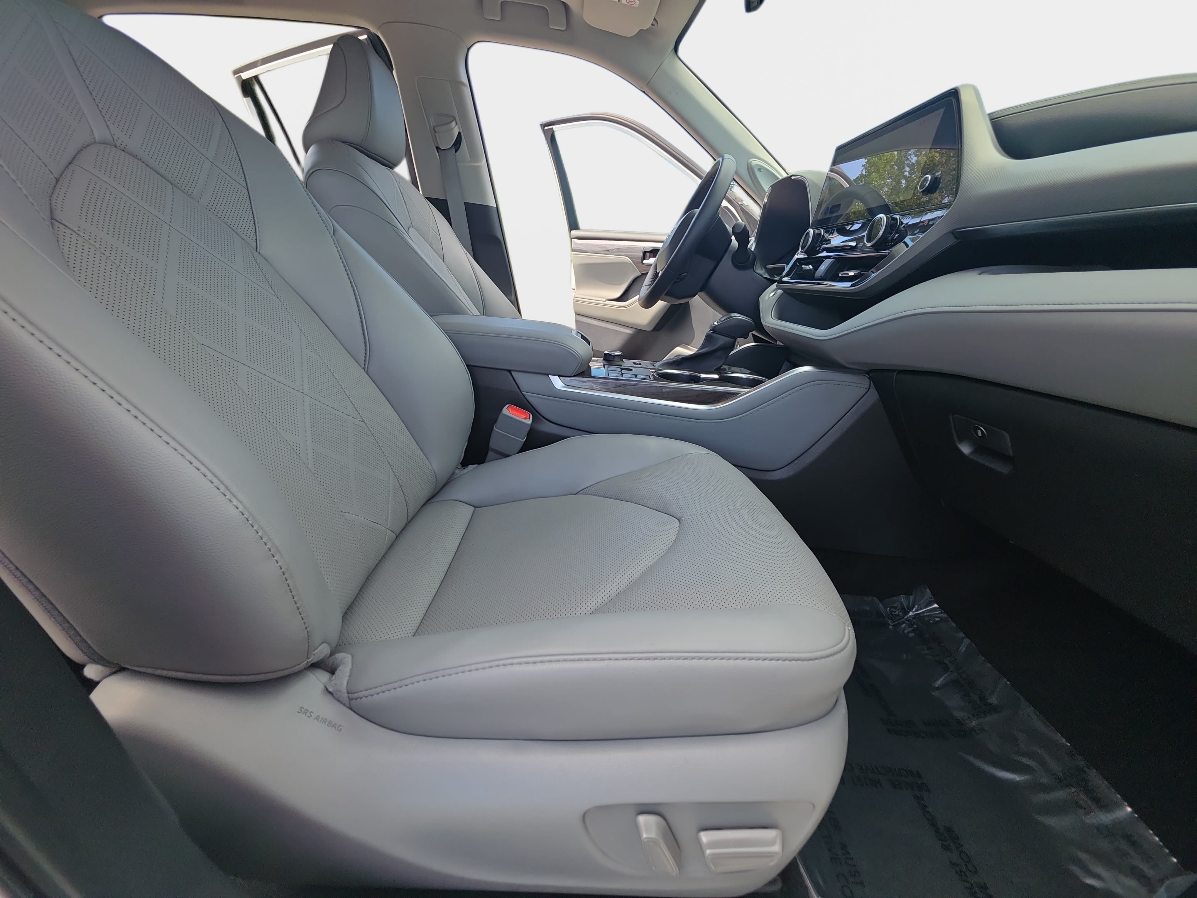 Used 2025 Toyota Highlander Platinum AWD/4WD image 10