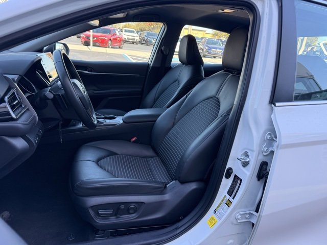 Used 2024 Toyota Camry SE image 13