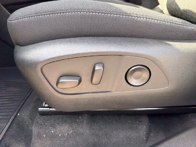 New 2026 Chevrolet Traverse LT w/ Driver Confidence Package FWD image 19
