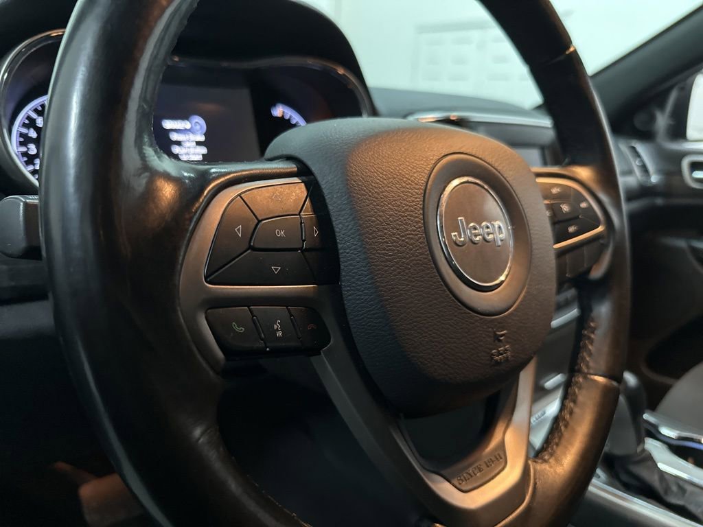 Used 2020 Jeep Grand Cherokee Laredo AWD/4WD image 33