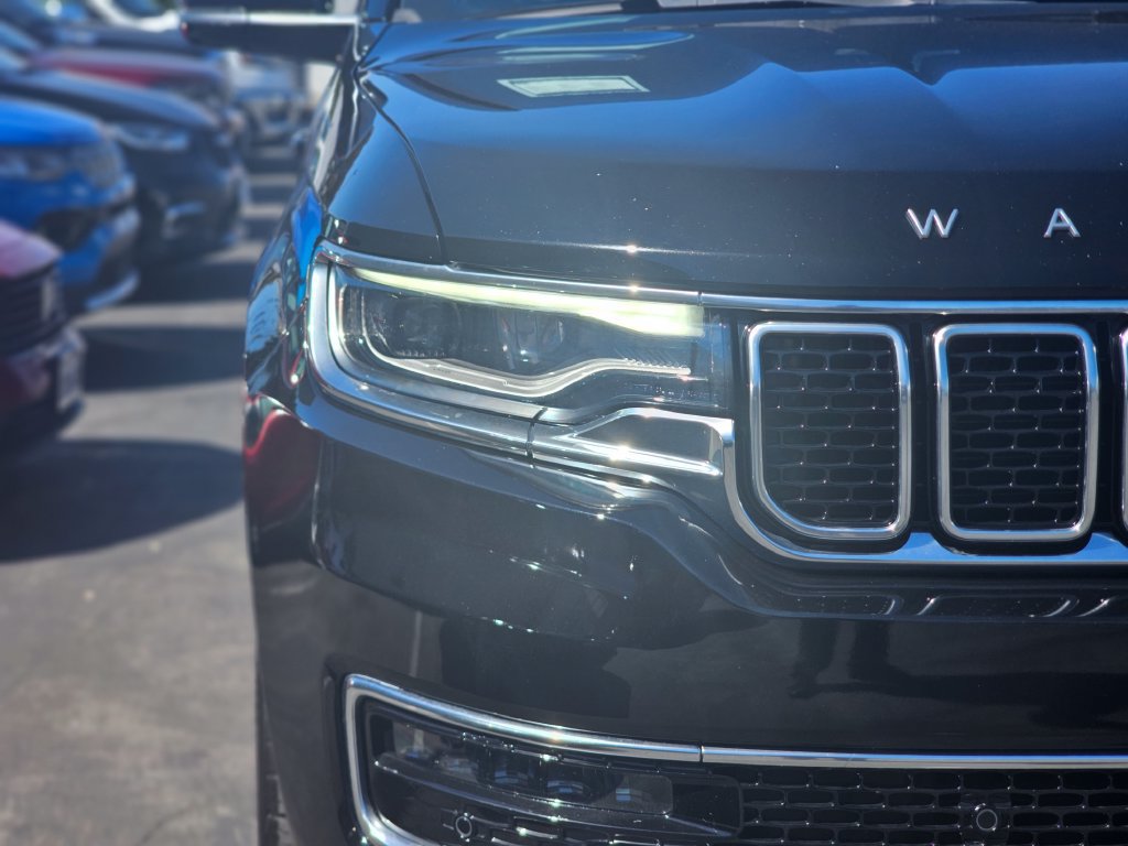Certified 2024 Jeep Wagoneer Series II AWD/4WD image 3