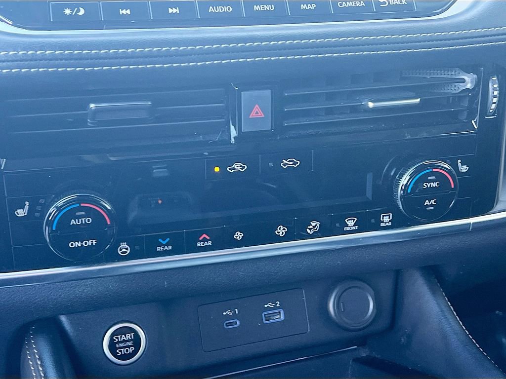 Used 2023 Nissan Rogue Platinum w/ Platinum Premium Package image 16