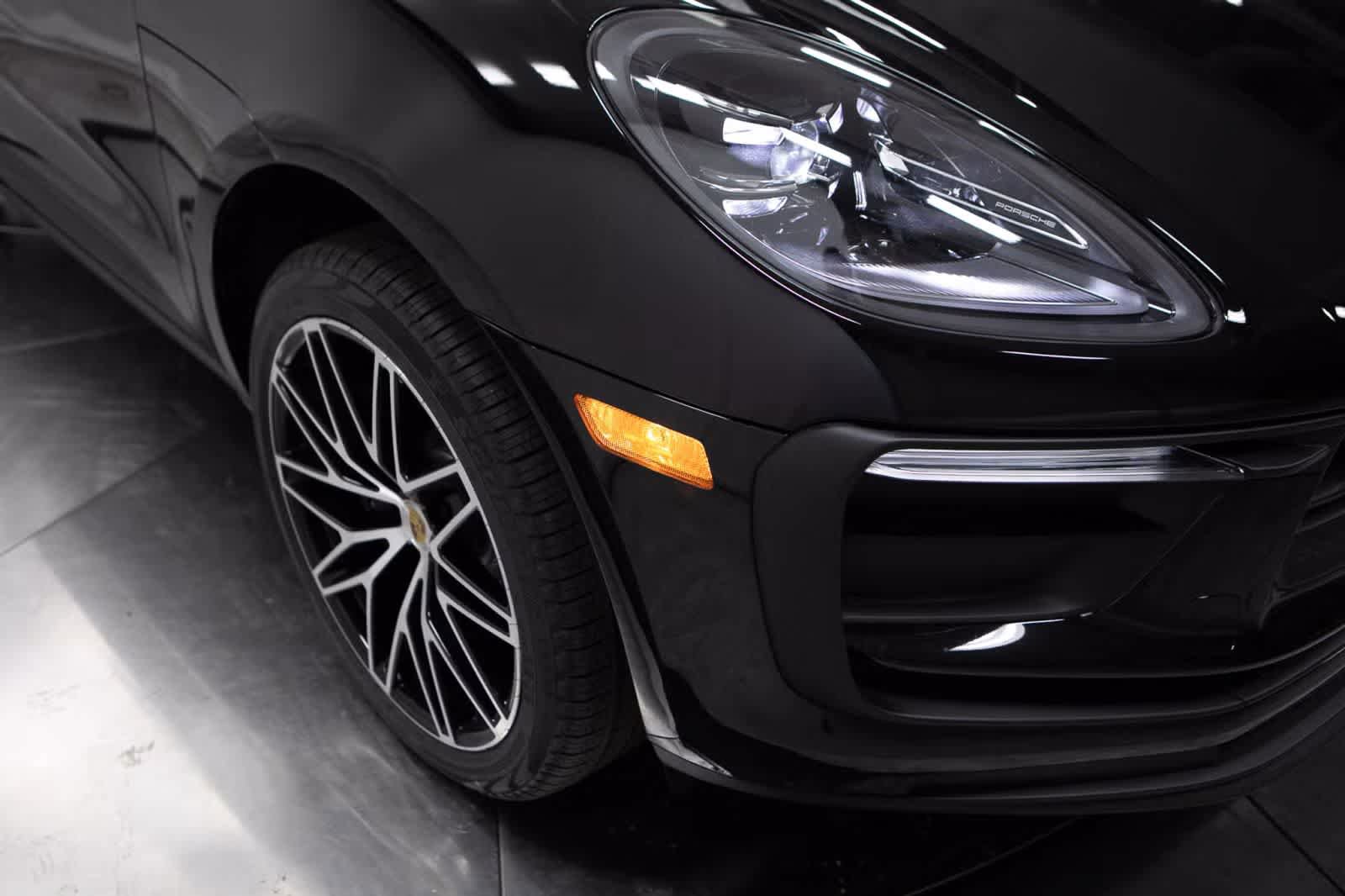 Certified 2026 Porsche Macan image 12