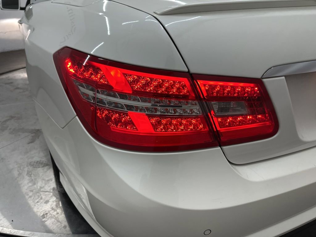 Used 2011 Mercedes-Benz E 550 Cabriolet image 27