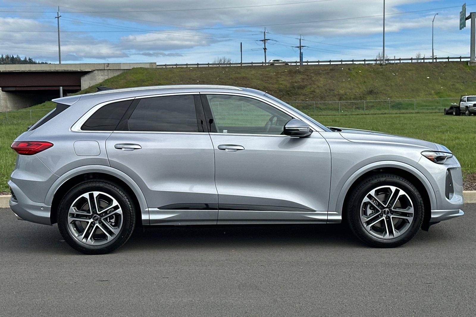 New 2026 Audi Q5 Prestige image 2