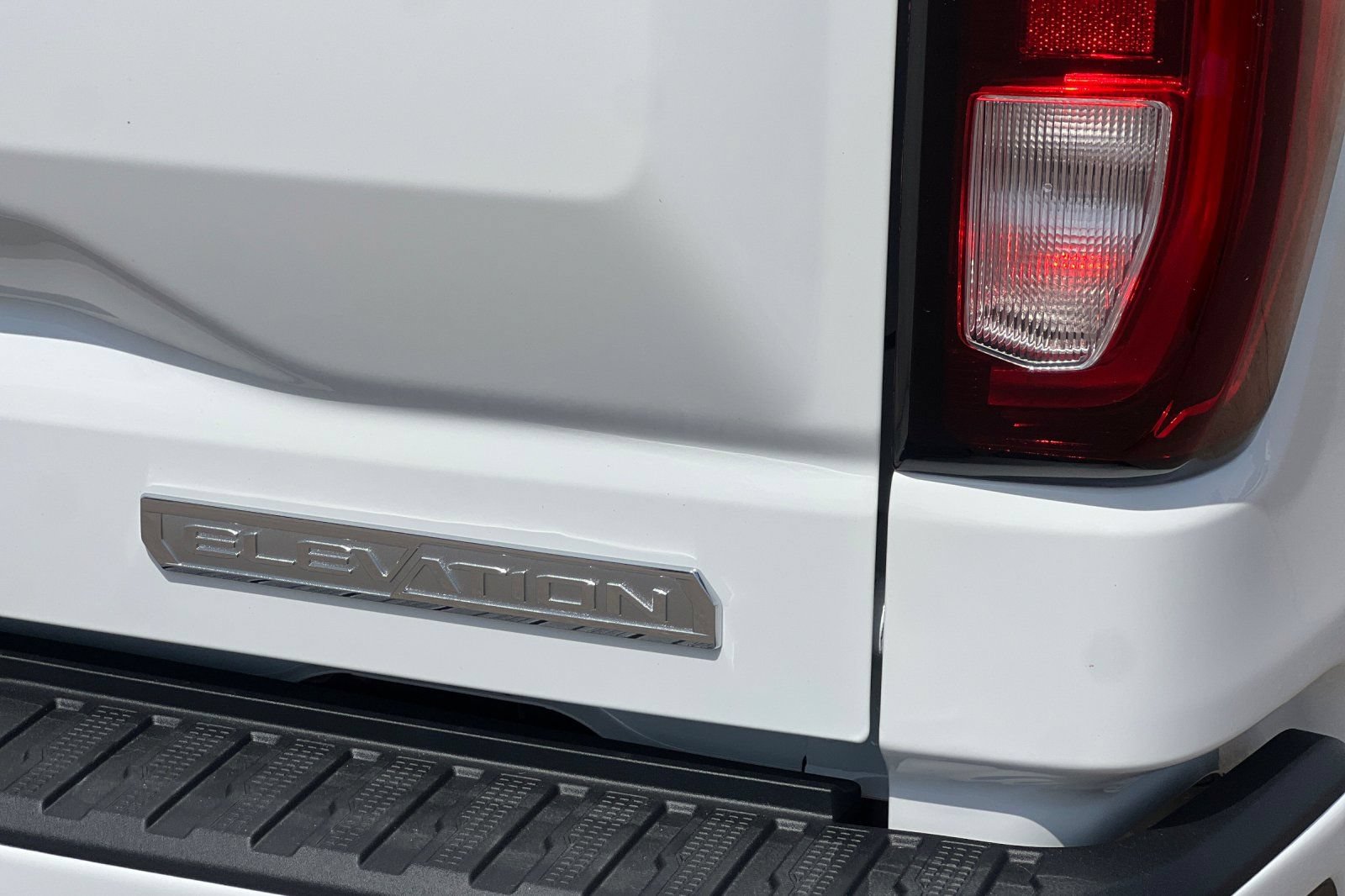 New 2026 GMC Sierra 1500 Elevation w/ Elevation Select Package AWD/4WD image 19