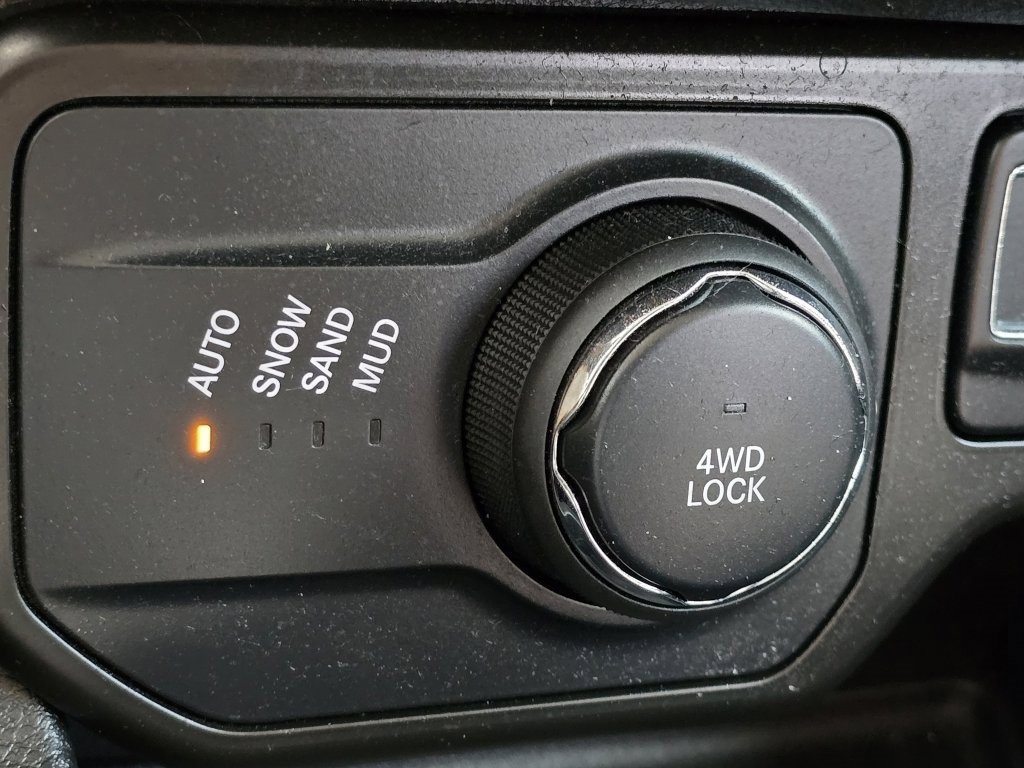 Used 2020 Jeep Renegade Latitude image 23