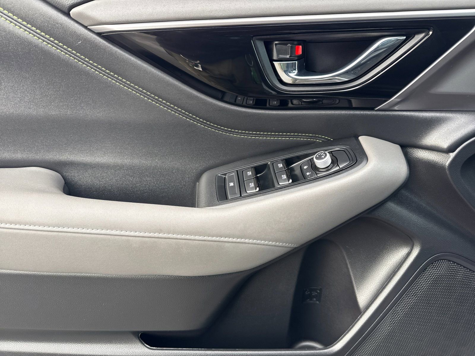 Used 2025 Subaru Outback Onyx Edition image 11