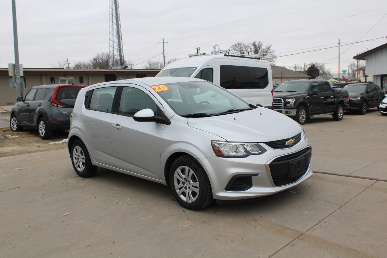 Used 2020 Chevrolet Sonic LT image 2