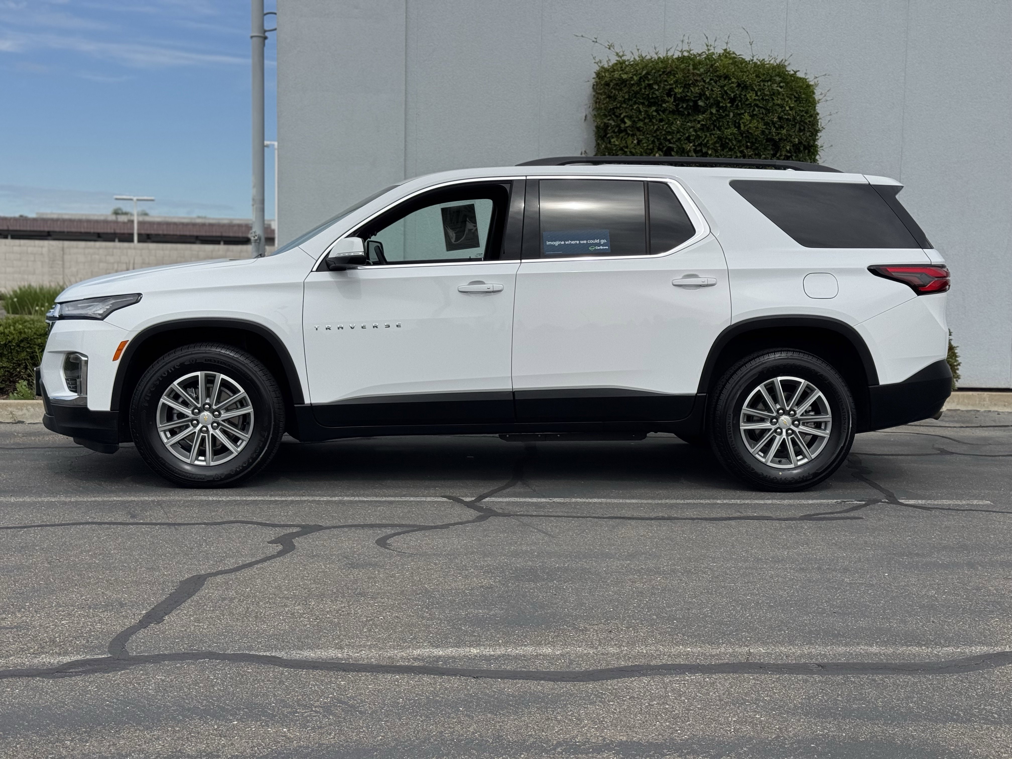 Used 2023 Chevrolet Traverse LT FWD image 4