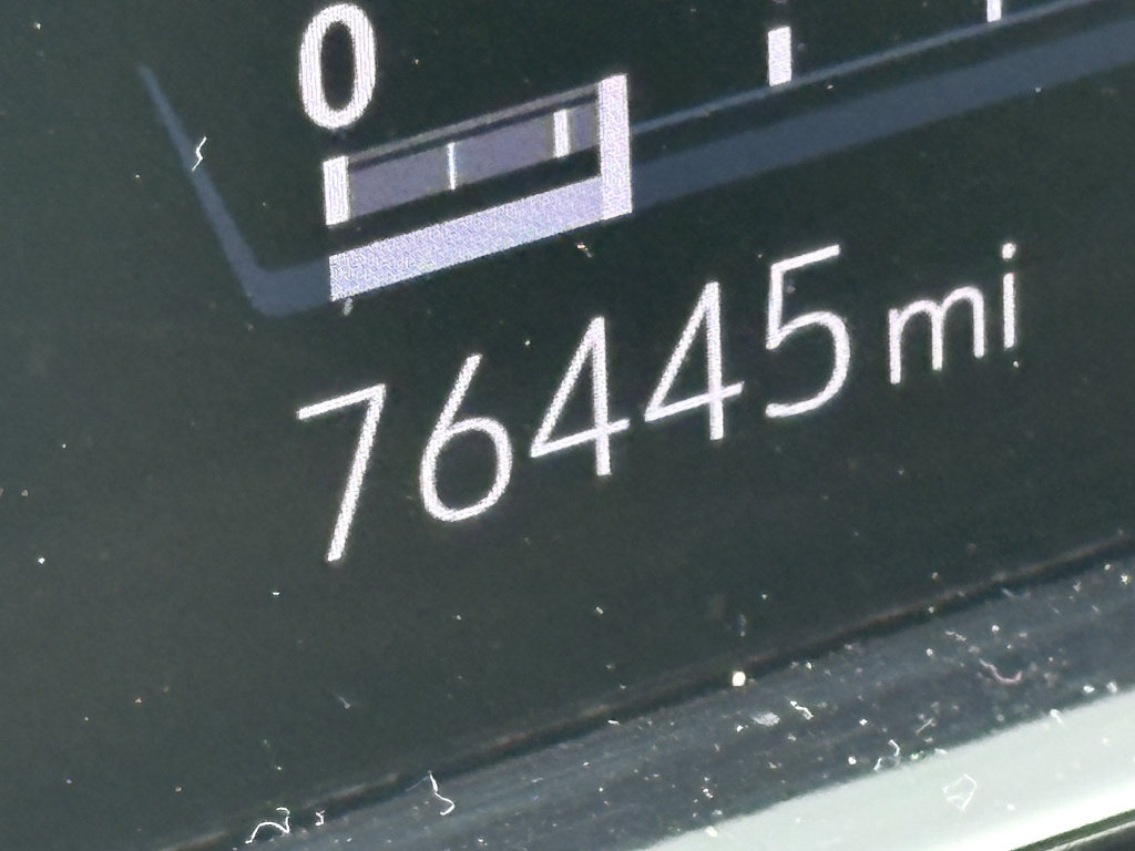 Used 2023 Cadillac Escalade Premium Luxury w/ LPO, Radiant Package AWD/4WD image 13