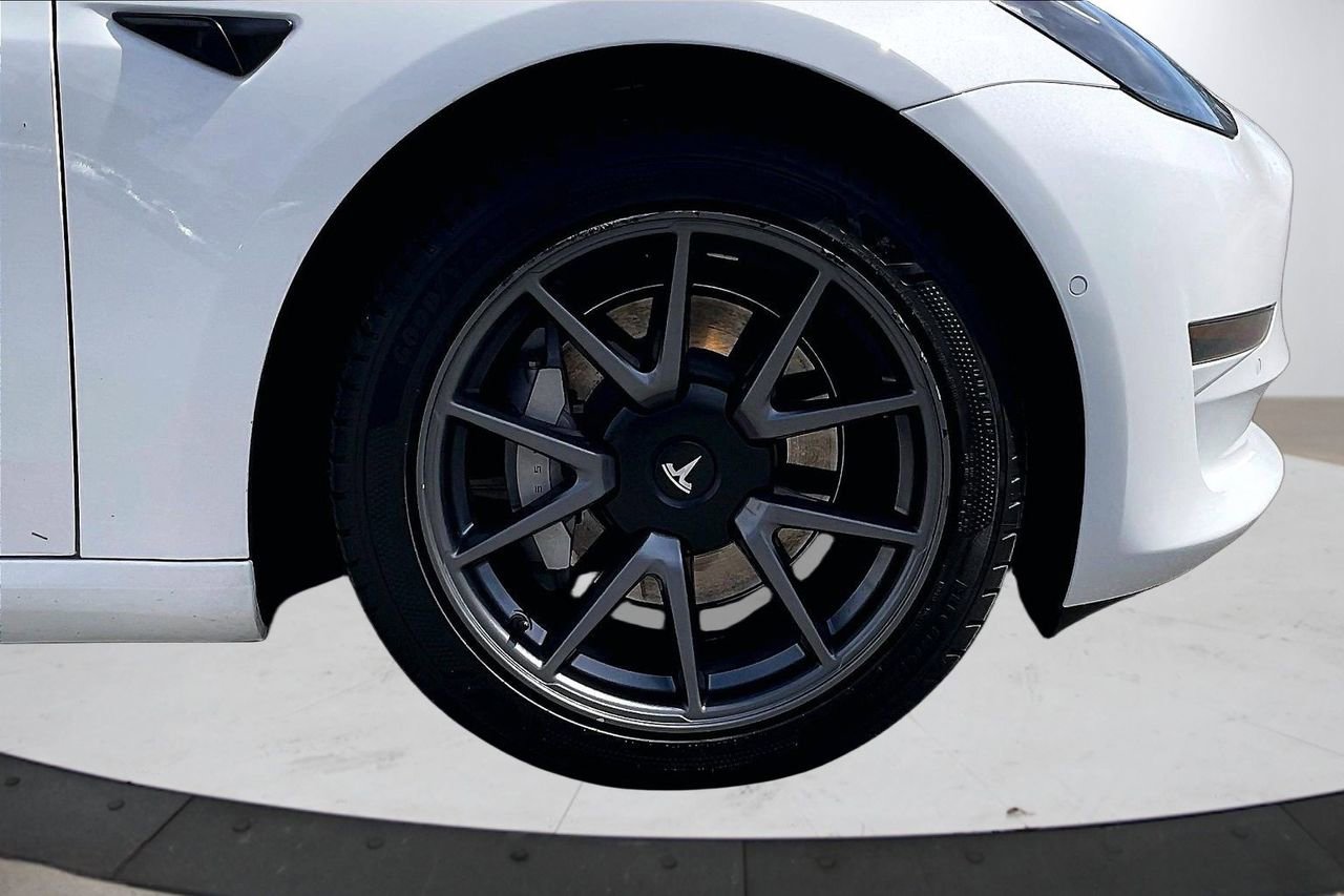 Used 2022 Tesla Model 3 Long Range image 36