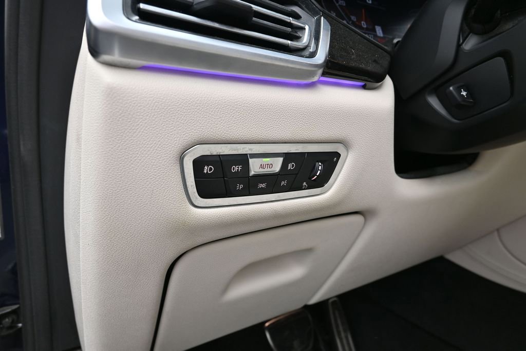 Used 2020 BMW X5 M50i w/ Executive Package AWD/4WD image 17
