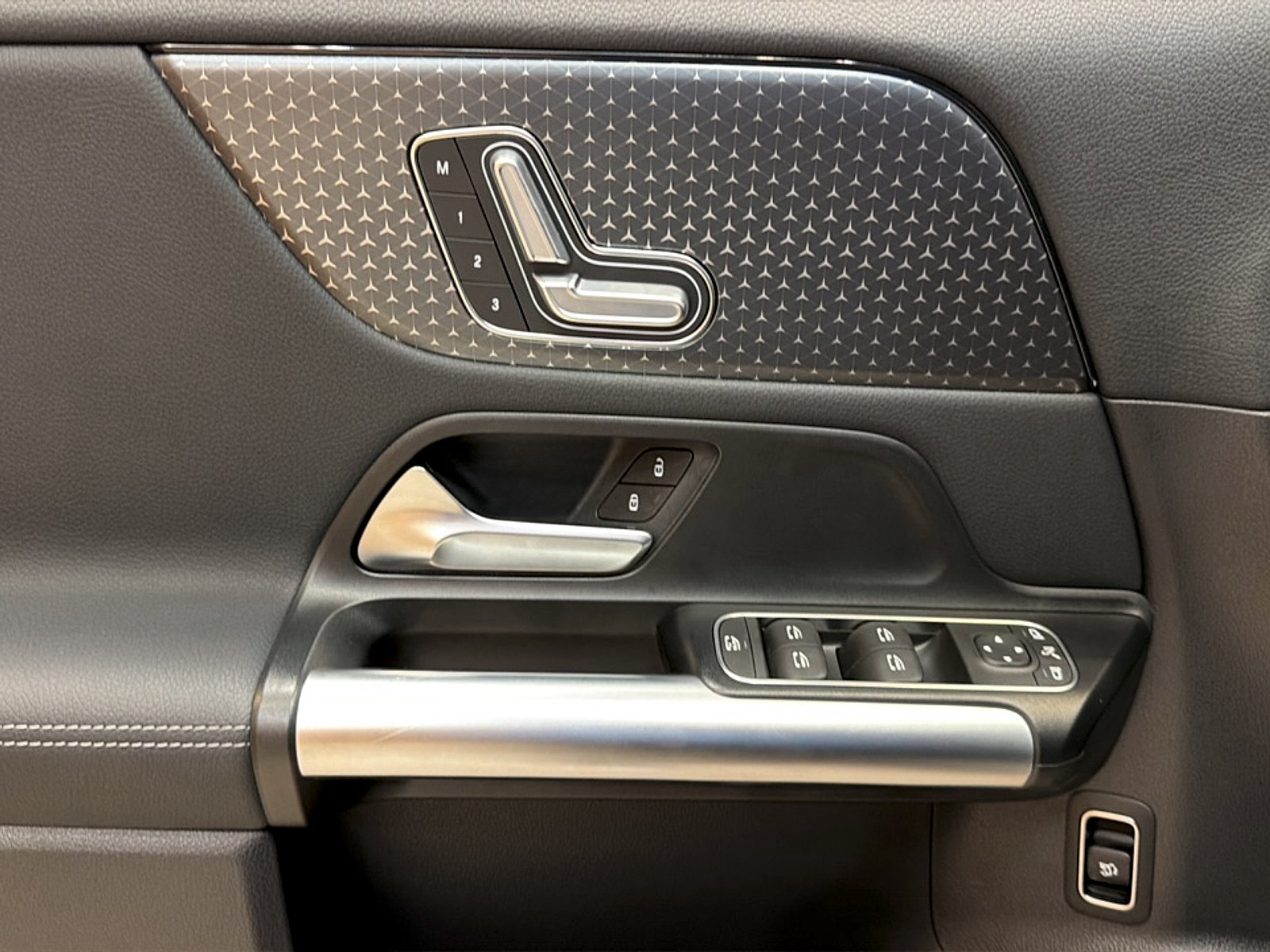 Certified 2025 Mercedes-Benz GLA 250 image 9