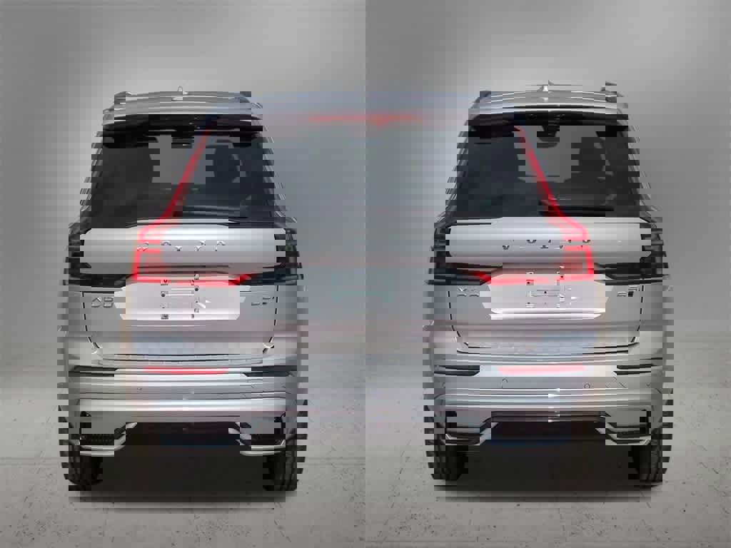 Used 2026 Volvo XC60 B5 Plus w/ Protection Package Premier image 5