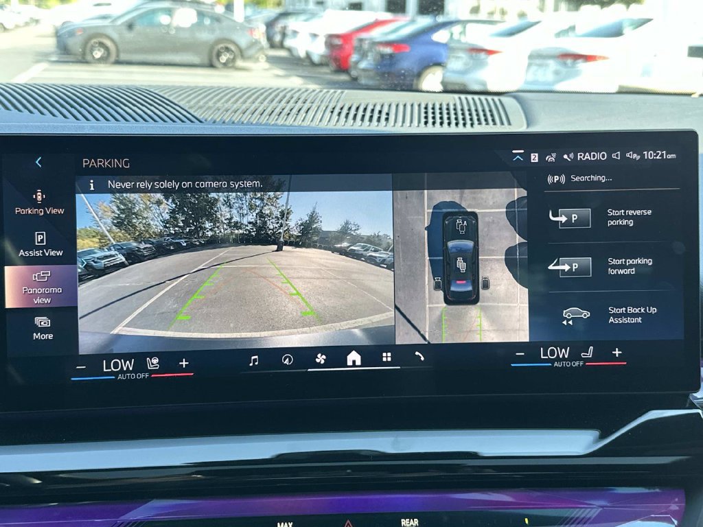 Used 2024 BMW i5 eDrive40i w/ M Sport Package RWD image 38