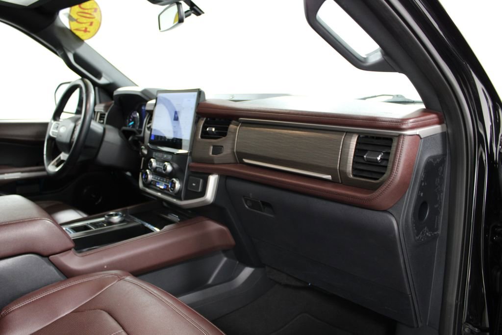 Used 2024 Ford Expedition Limited image 32