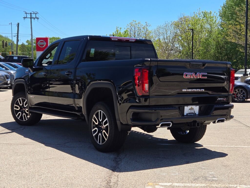 Used 2025 GMC Sierra 1500 AT4 w/ AT4 Premium Package AWD/4WD image 16