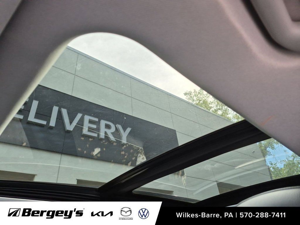 Used 2022 Jeep Cherokee Latitude Lux w/ Sun & Sound Group AWD/4WD image 31