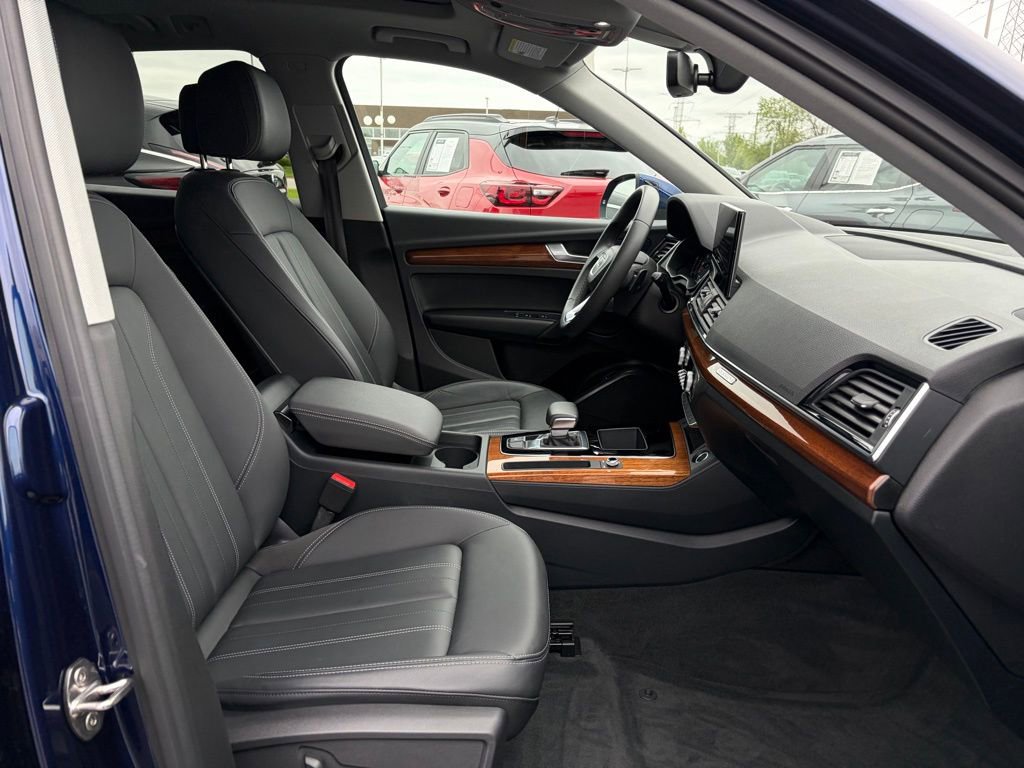 Used 2023 Audi Q5 2.0T Premium w/ Convenience Package AWD/4WD image 24