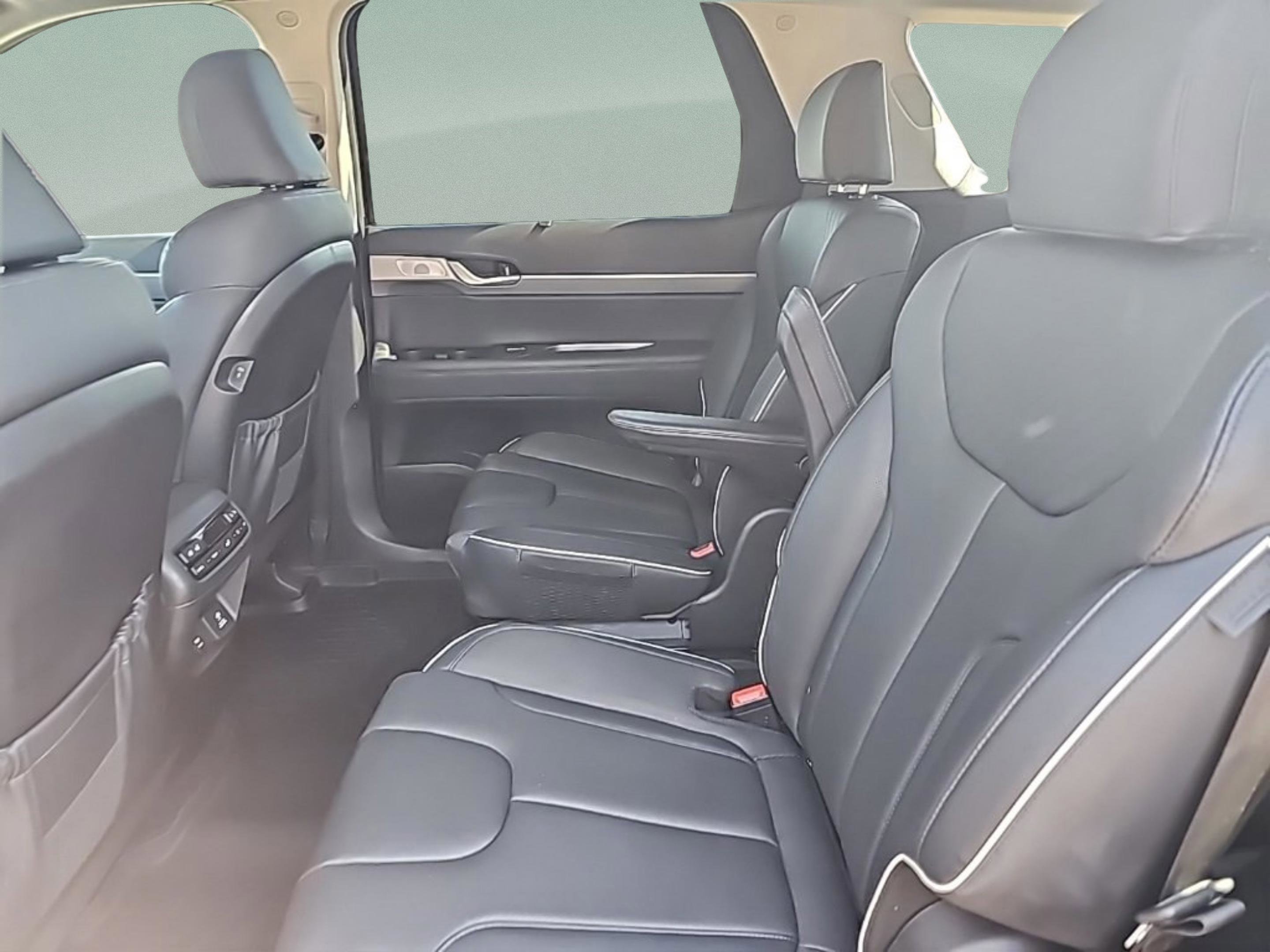 Used 2023 Hyundai Palisade SEL w/ Premium Package image 29