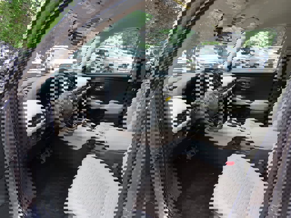 New 2026 Honda HR-V LX image 2