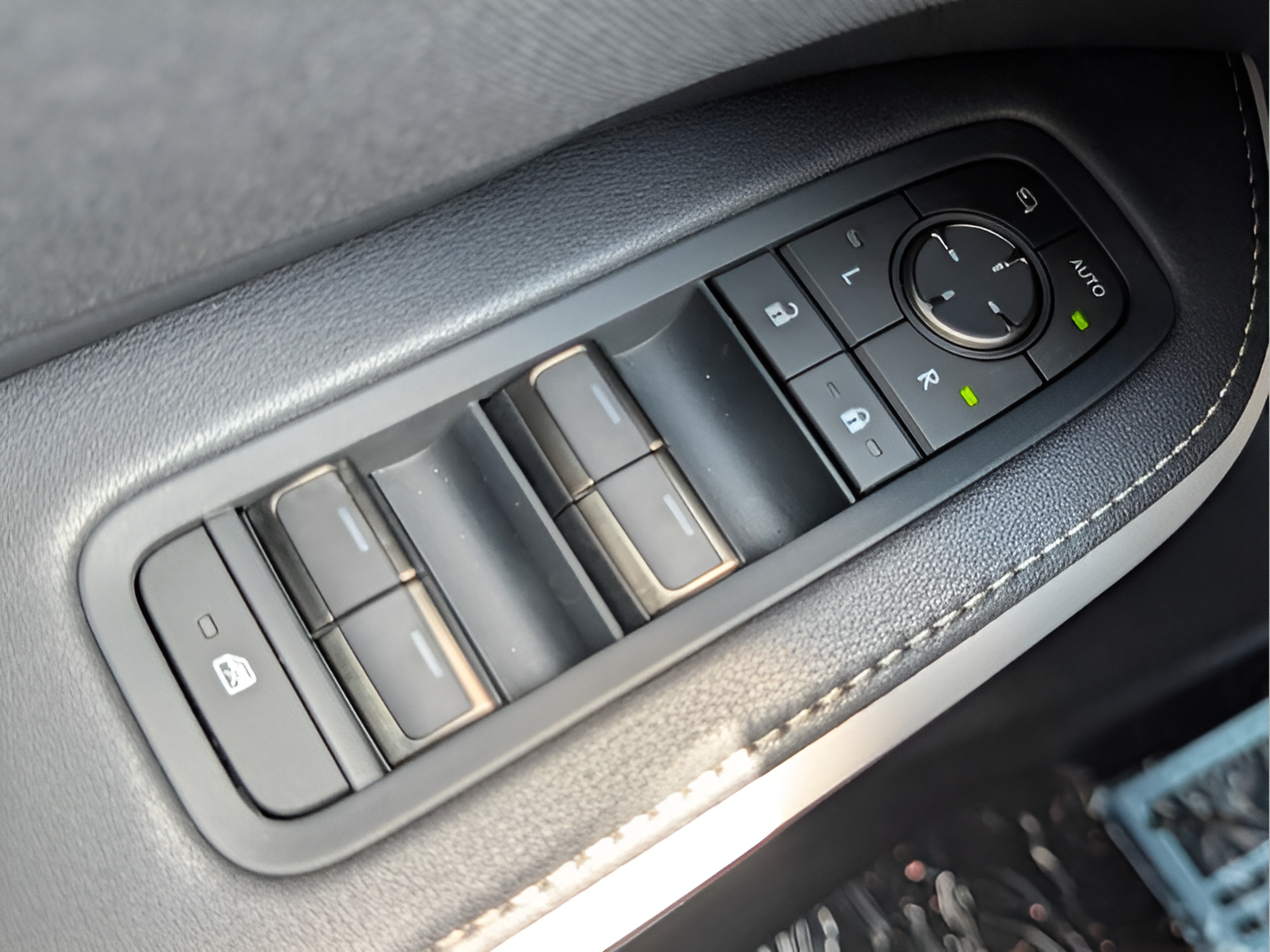 New 2026 Lexus TX 500h AWD w/ Technology Package image 31