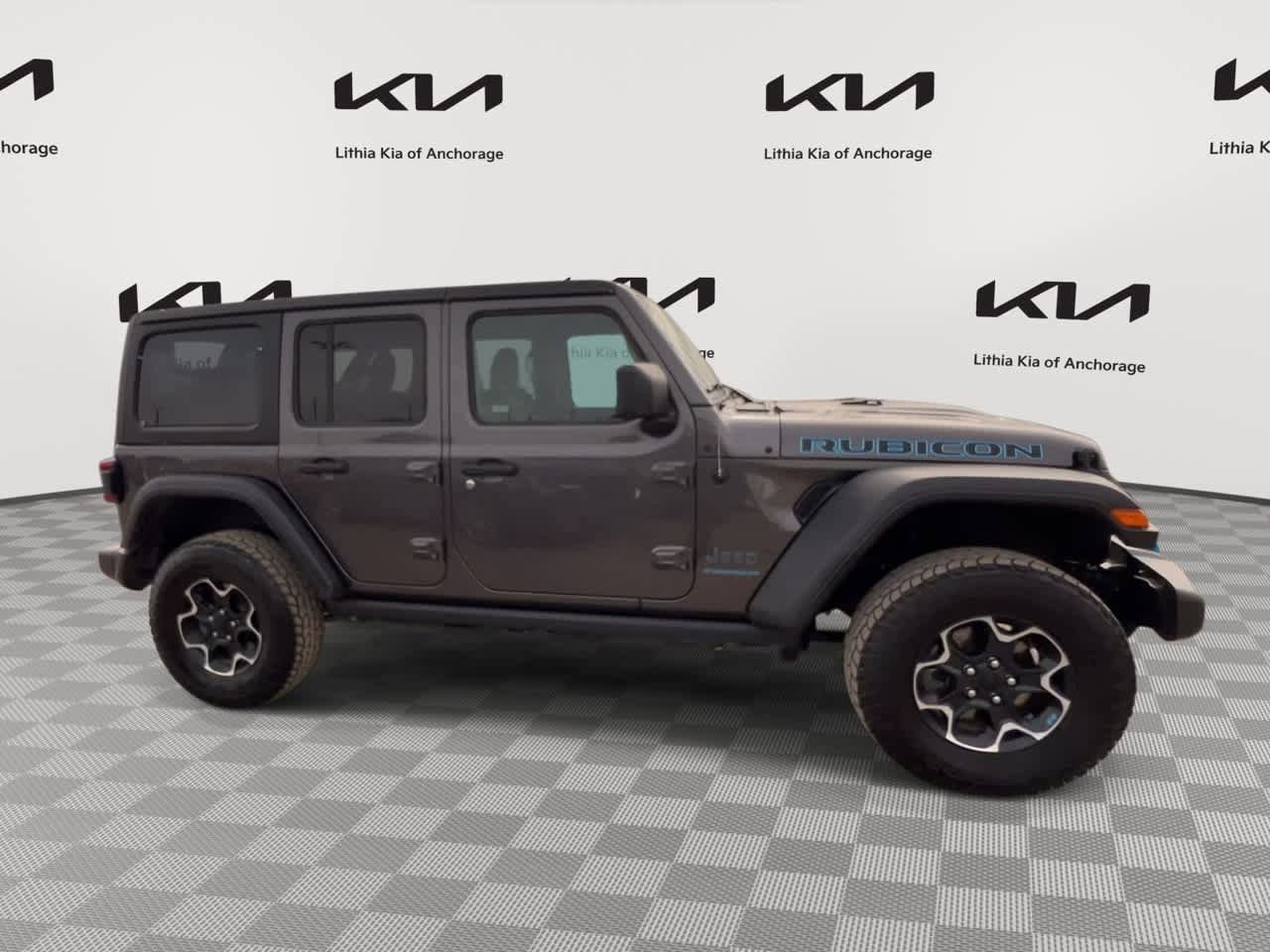 Used 2023 Jeep Wrangler Unlimited Rubicon 4xe w/ Cold Weather Group AWD/4WD image 3