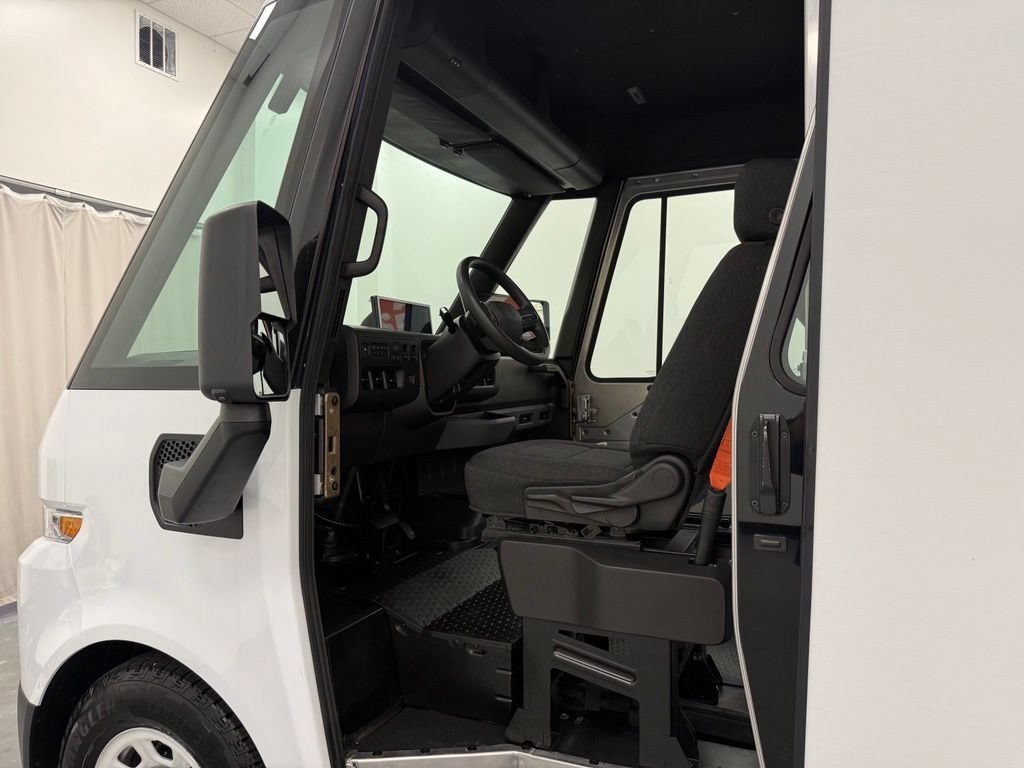 Used 2024 Chevrolet Brightdrop 600 w/ Commercial Equipment Package AWD/4WD image 10