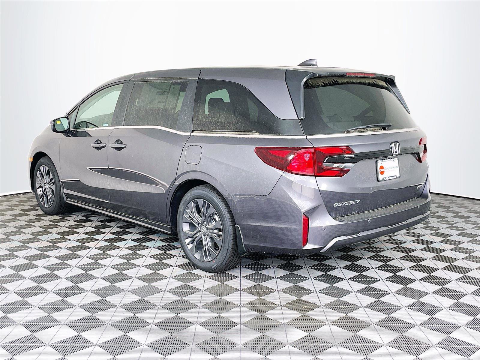 New 2026 Honda Odyssey Touring image 6