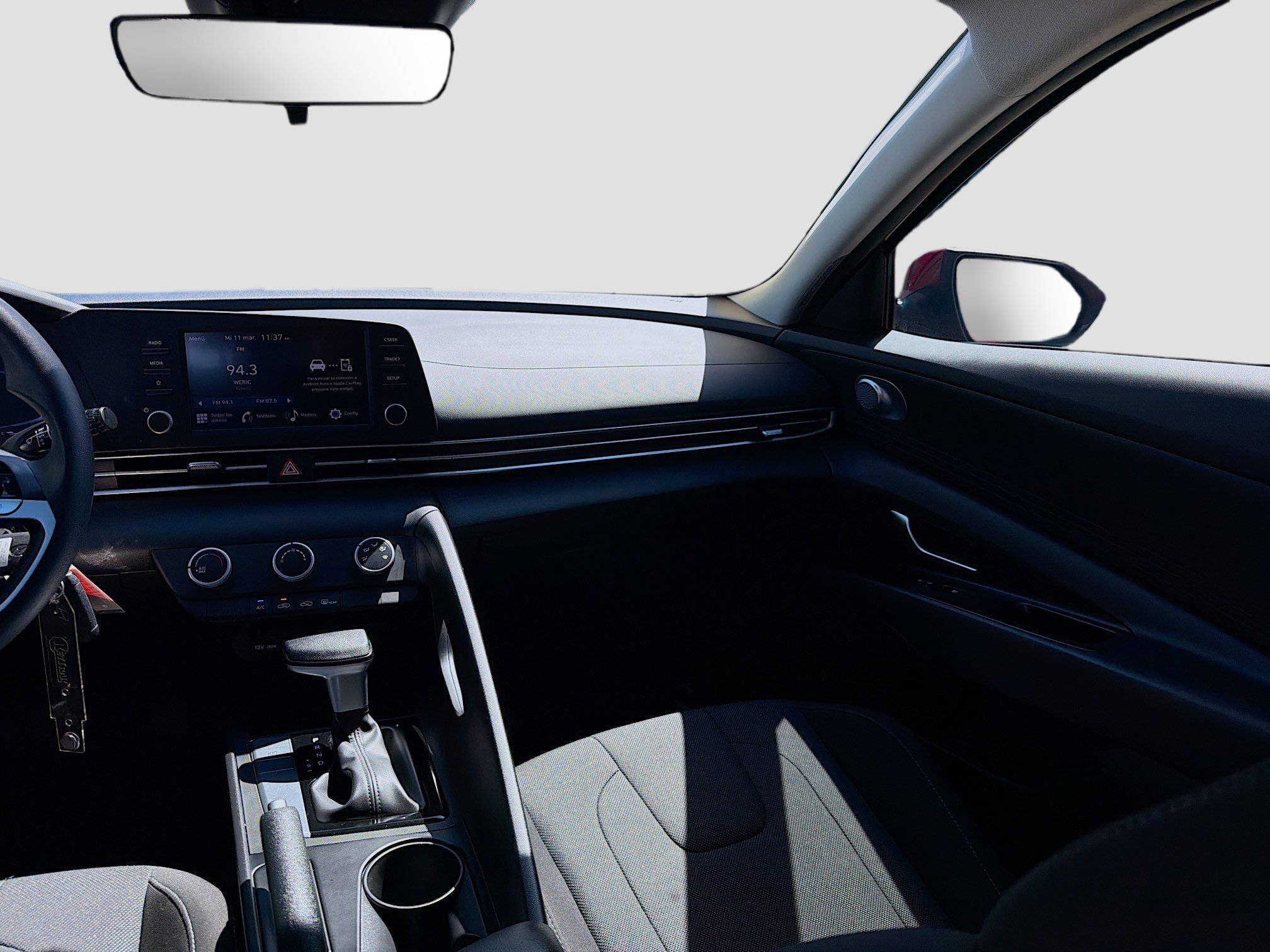 Used 2025 Hyundai Elantra SE image 19