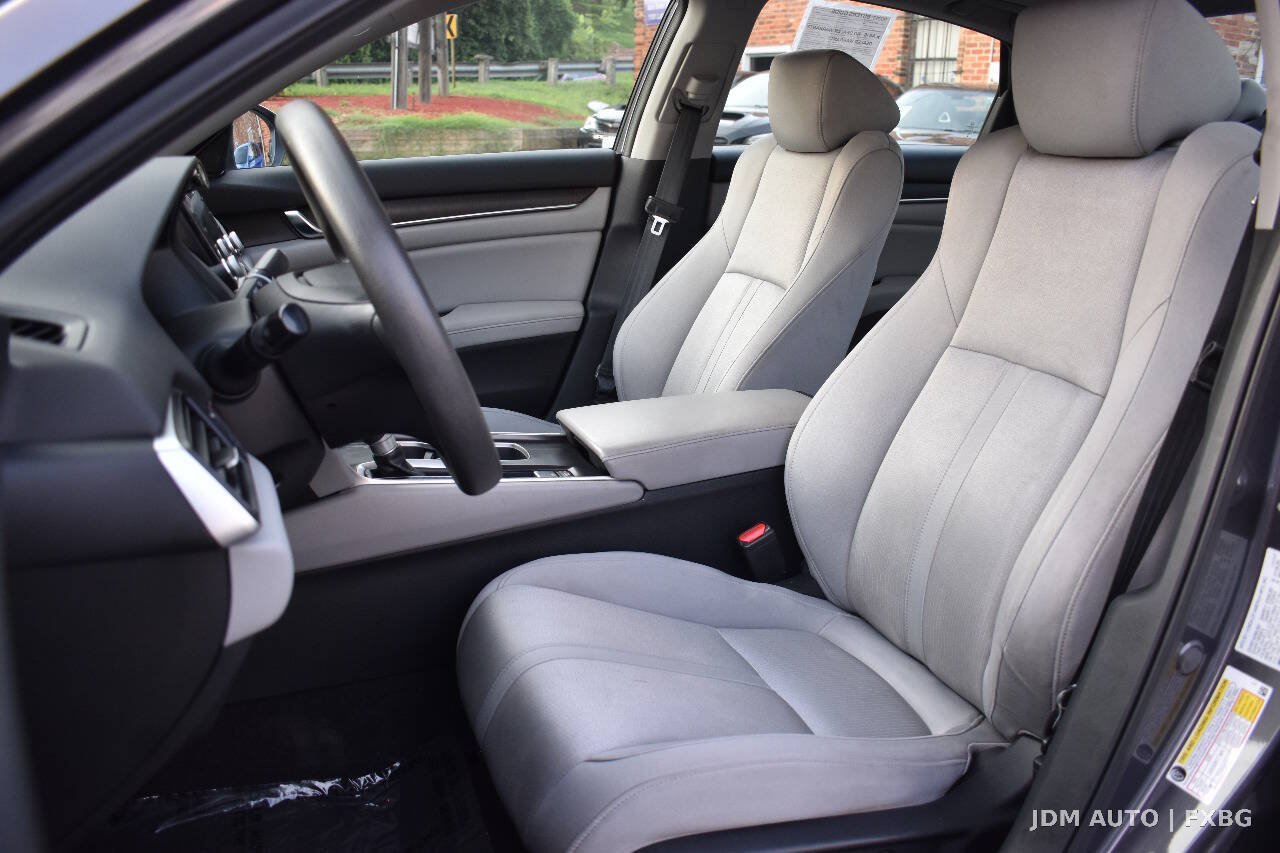 Used 2018 Honda Accord EX image 12
