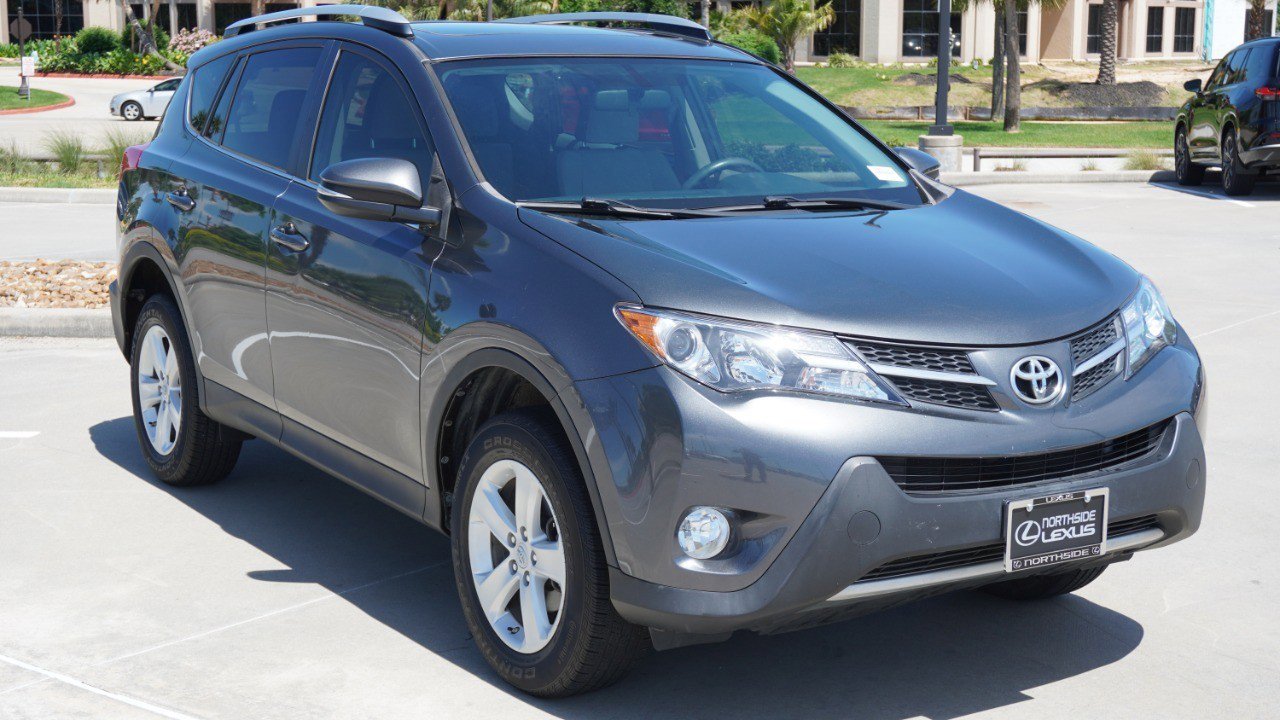 Used 2013 Toyota RAV4 XLE image 3