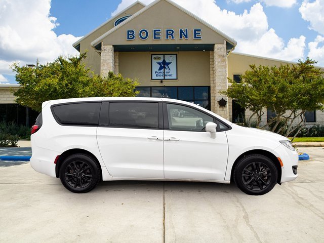 Used 2020 Chrysler Pacifica Touring-L w/ Advanced Safetytec Group image 6