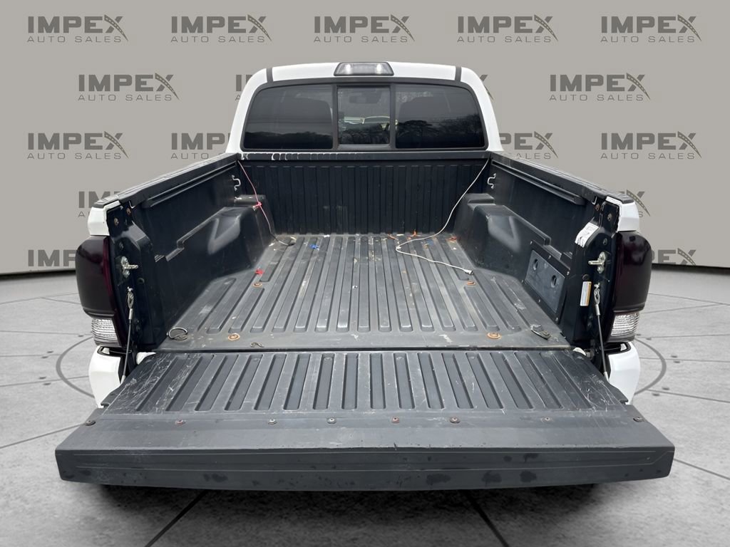 Used 2019 Toyota Tacoma SR image 24