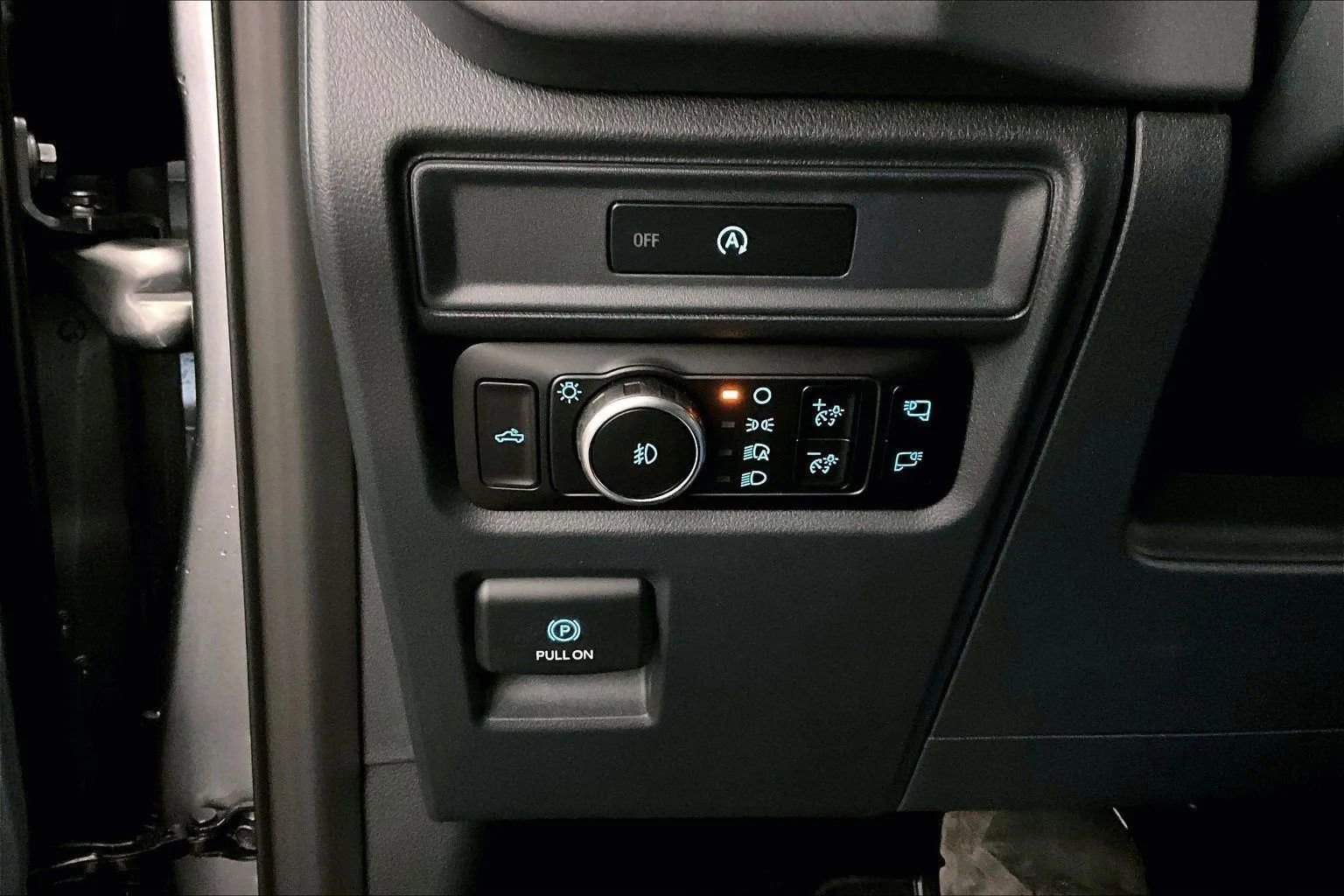 New 2025 Ford F150 XLT w/ Equipment Group 302A MID image 30