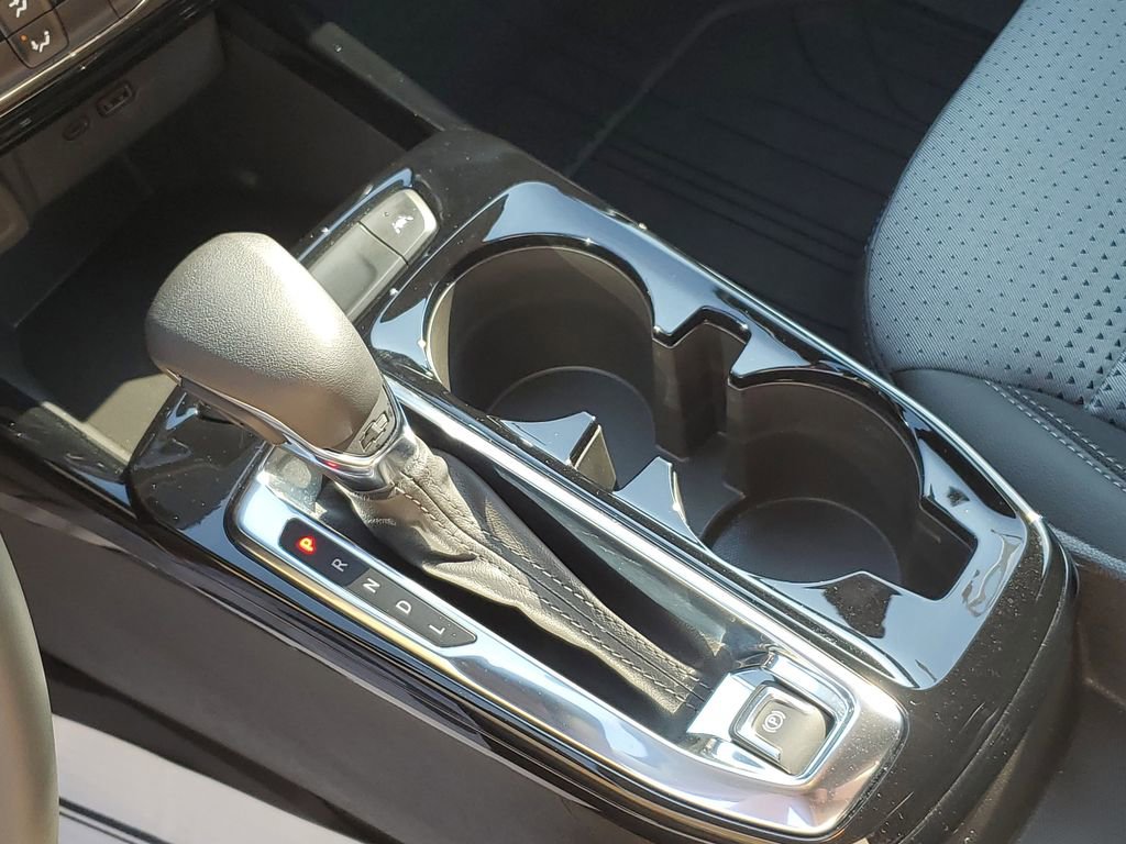 Used 2025 Chevrolet Trax LT w/ LT Convenience Package image 23