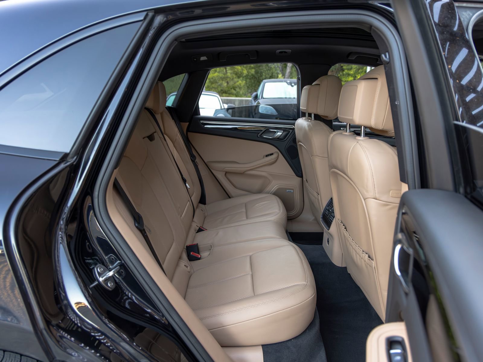Certified 2020 Porsche Macan AWD/4WD image 51