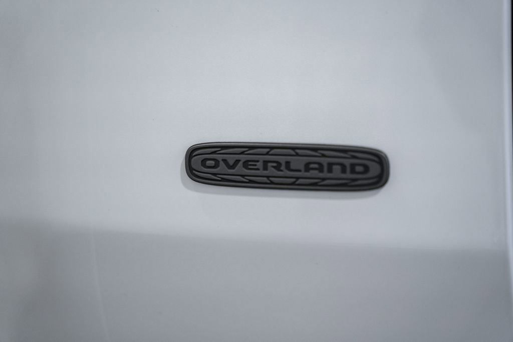 New 2026 Jeep Cherokee Overland w/ Advanced Pro Tech Group image 8