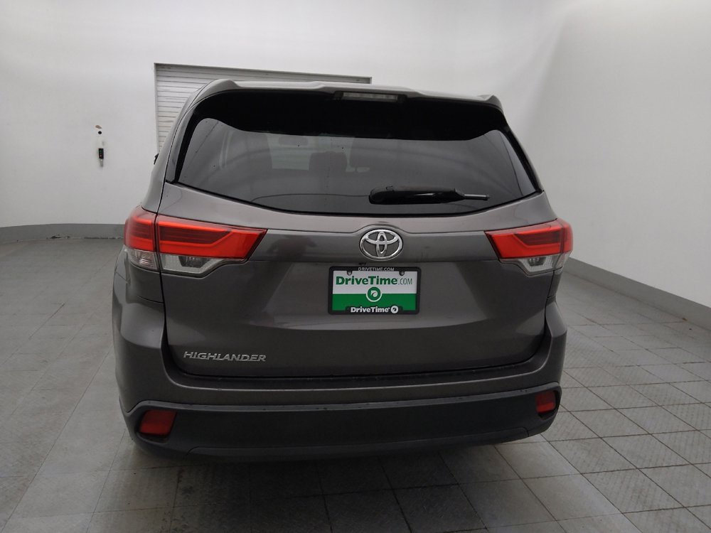 Used 2017 Toyota Highlander LE image 6