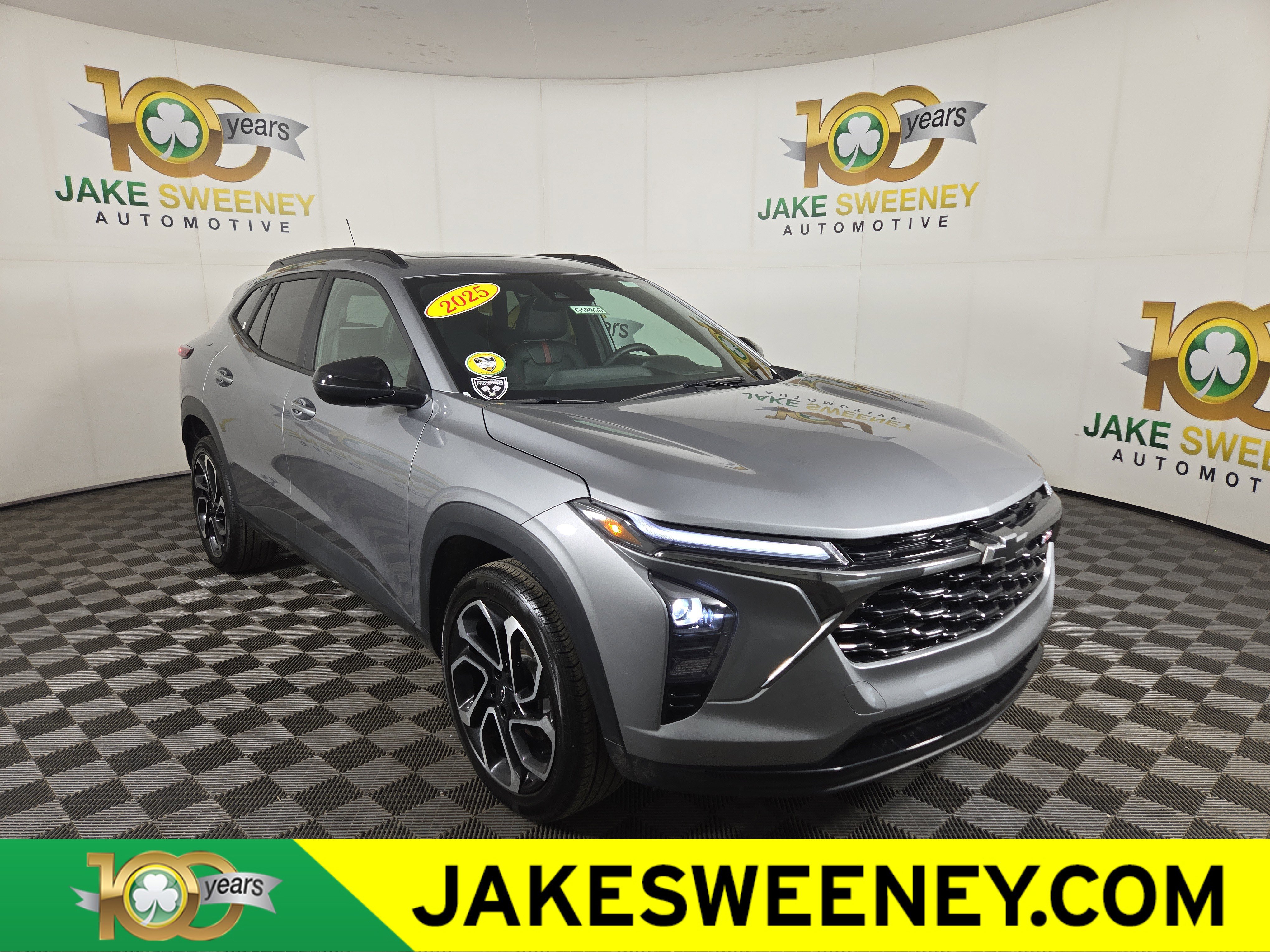 Certified 2025 Chevrolet Trax RS w/ Sunroof Package image 1